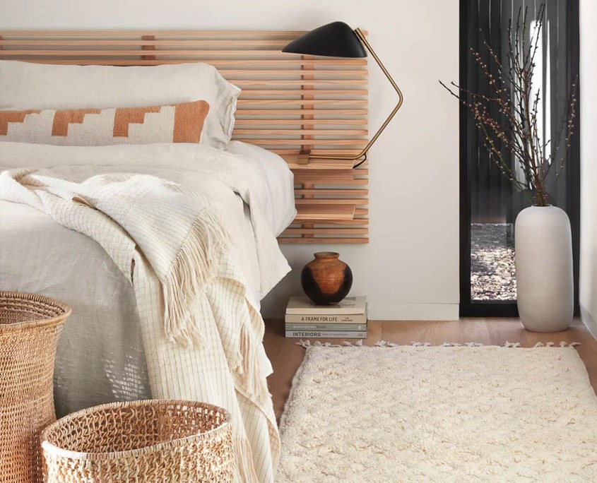 Cosy minimalist bedroom with natural look Natural look bedroom with linen fabrics Costa Blanca